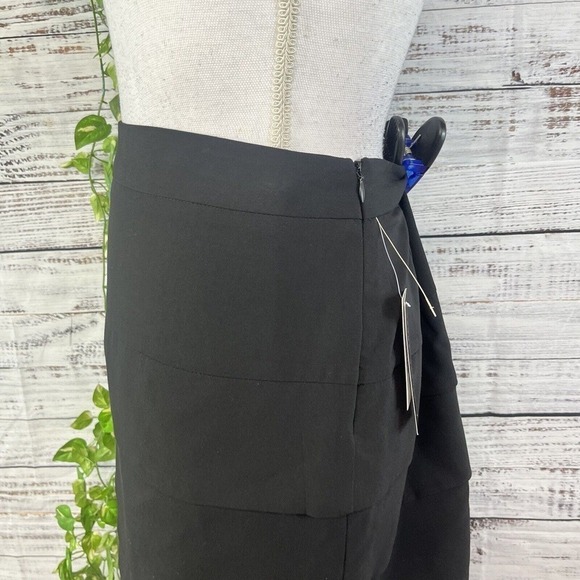 Larry Levine Skirt size 4 Classic Black Straight Kneed Layers Career Washable - Picture 5 of 9